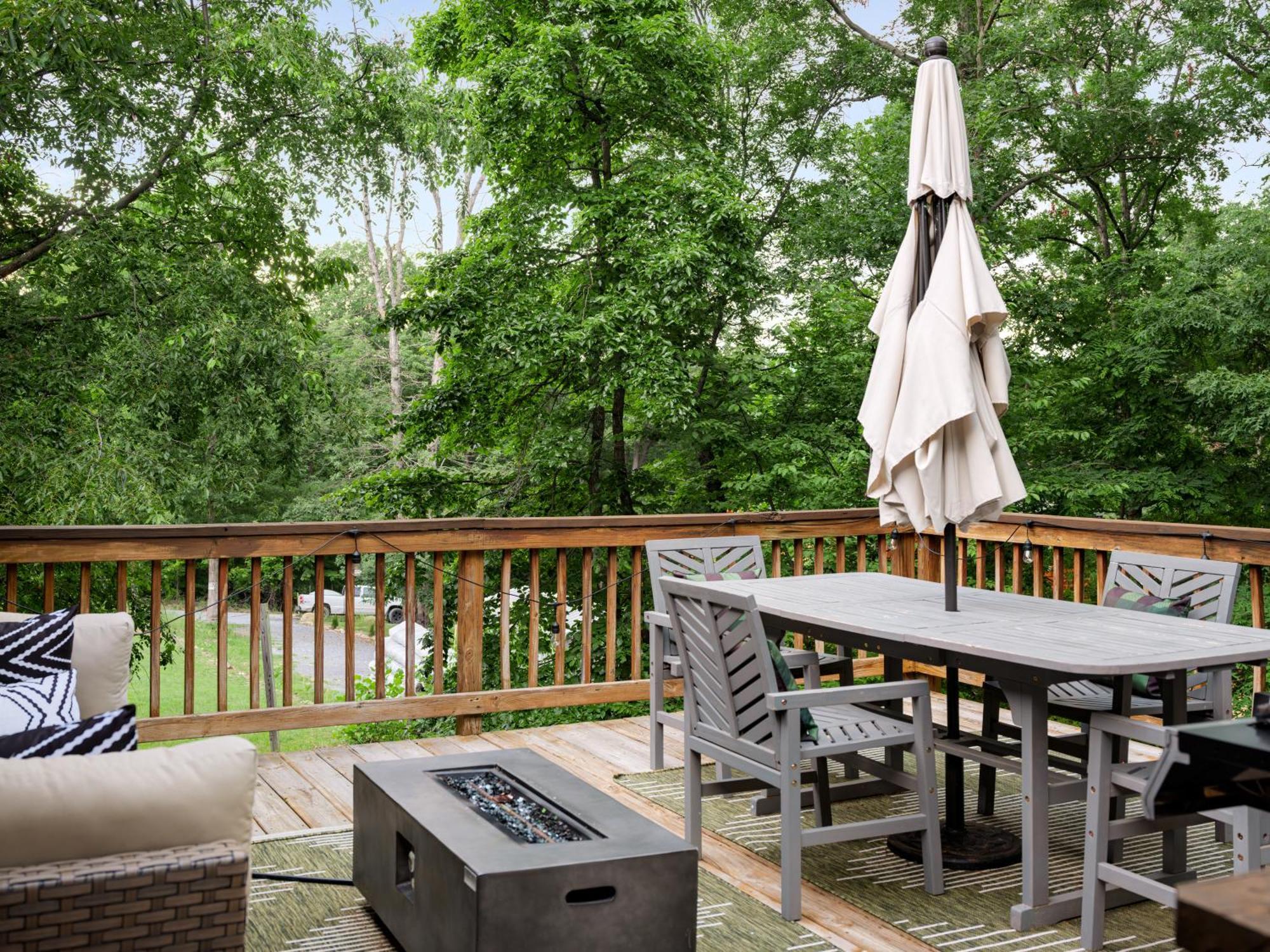 Shenandoah Dog Friendly Cabin With River Access, Hot Tub, Fire Pit, Bbq, Outdoor Dining Exterior photo