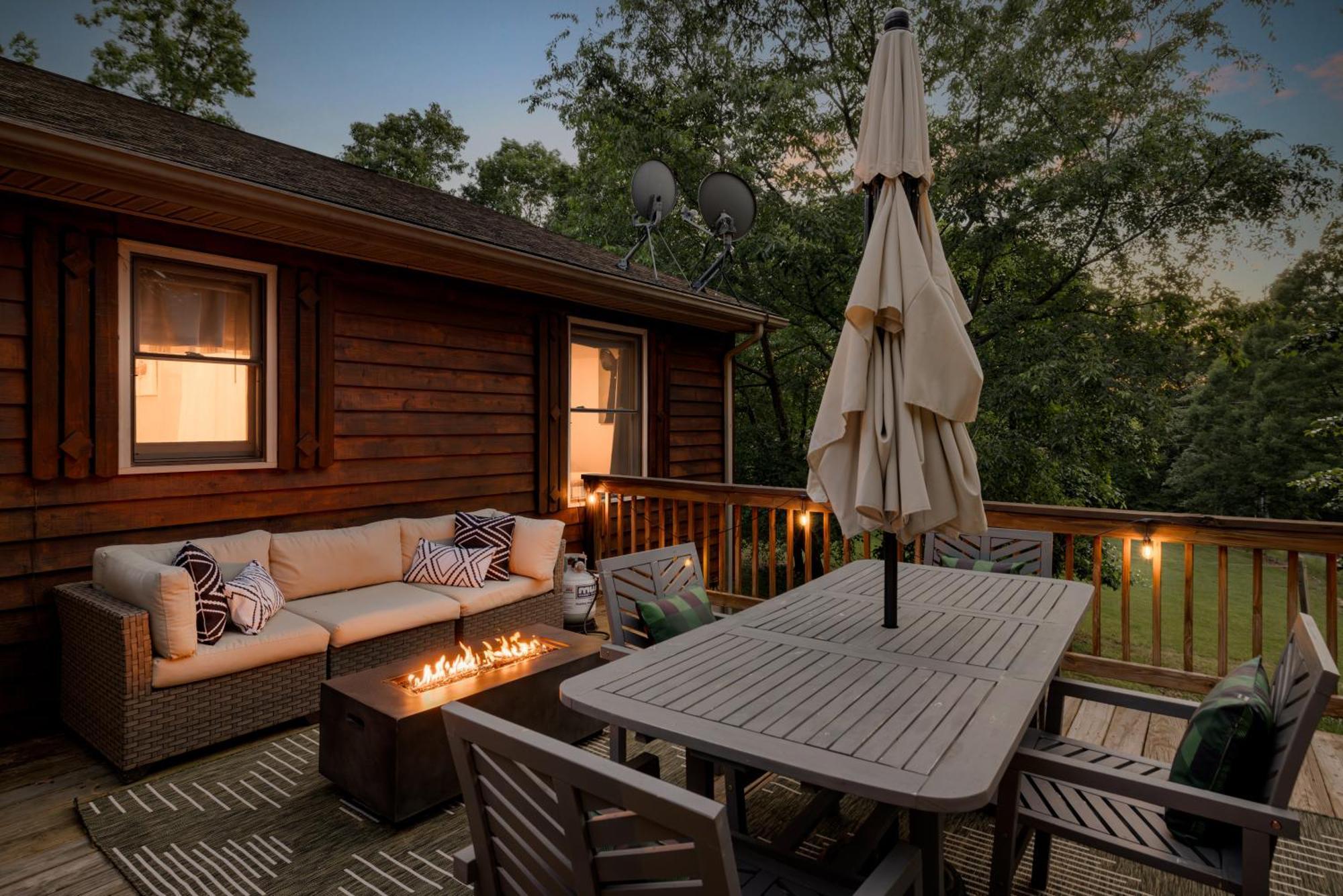 Shenandoah Dog Friendly Cabin With River Access, Hot Tub, Fire Pit, Bbq, Outdoor Dining Exterior photo